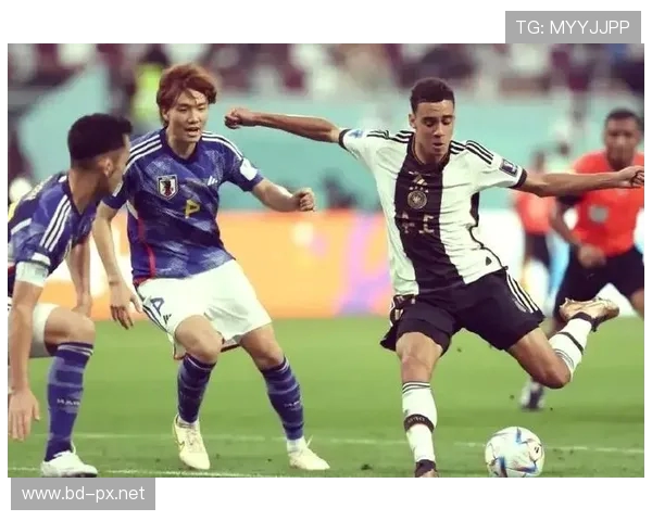 2030年卡塔尔世界杯：未来足球盛宴的全球影响与技术革新展望